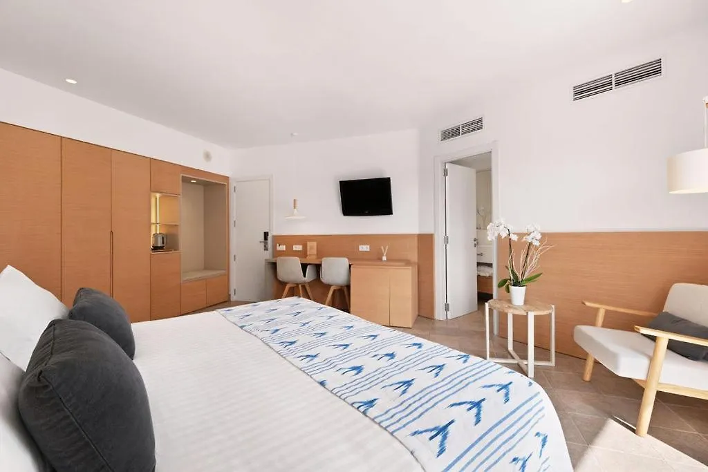Hotel Villa Chiquita - Adults Only - Over 12 Colonia de Sant Jordi 4*,