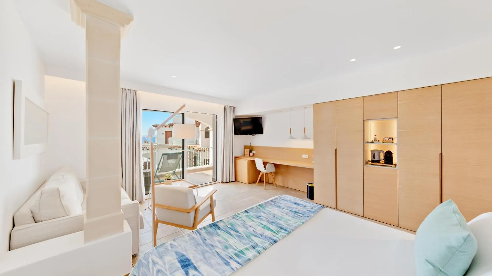 Hotel Villa Chiquita - Adults Only - Over 12 Colonia de Sant Jordi 4*,  Spain